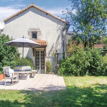 בית נופש Three-bedroom Holiday In *