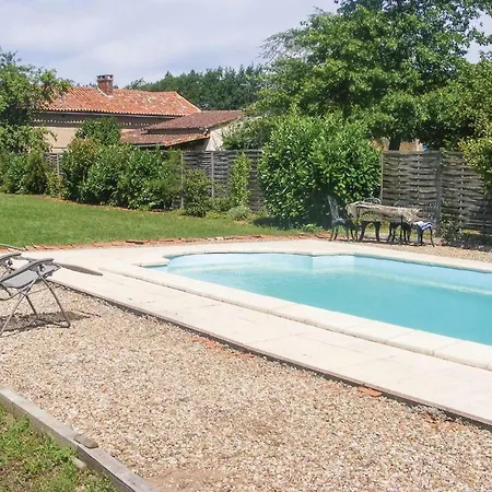 Three-bedroom Holiday In Queaux
