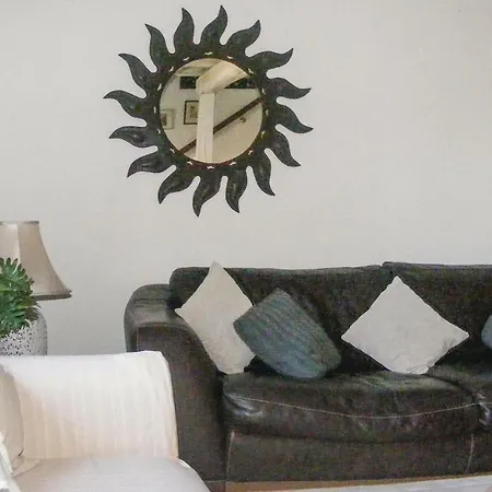 בית נופש Three-bedroom Holiday In *