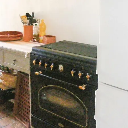Three-bedroom Holiday In * Queaux